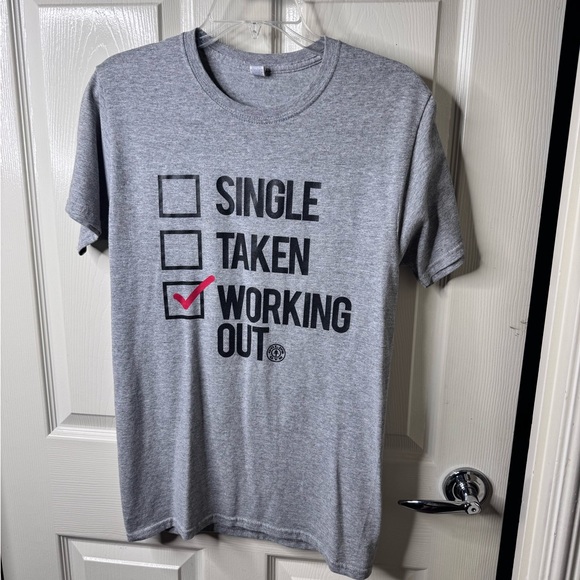 GOLDs Other - Gray Short Sleeve Tee with Workout Checklist